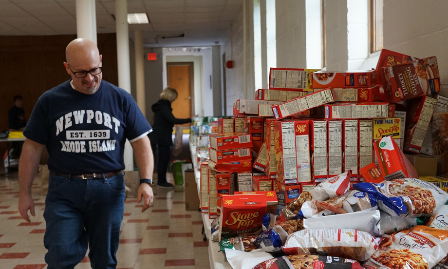 St. Catherine of Siena holds Thanksgiving Food Drive - Diocese of ...